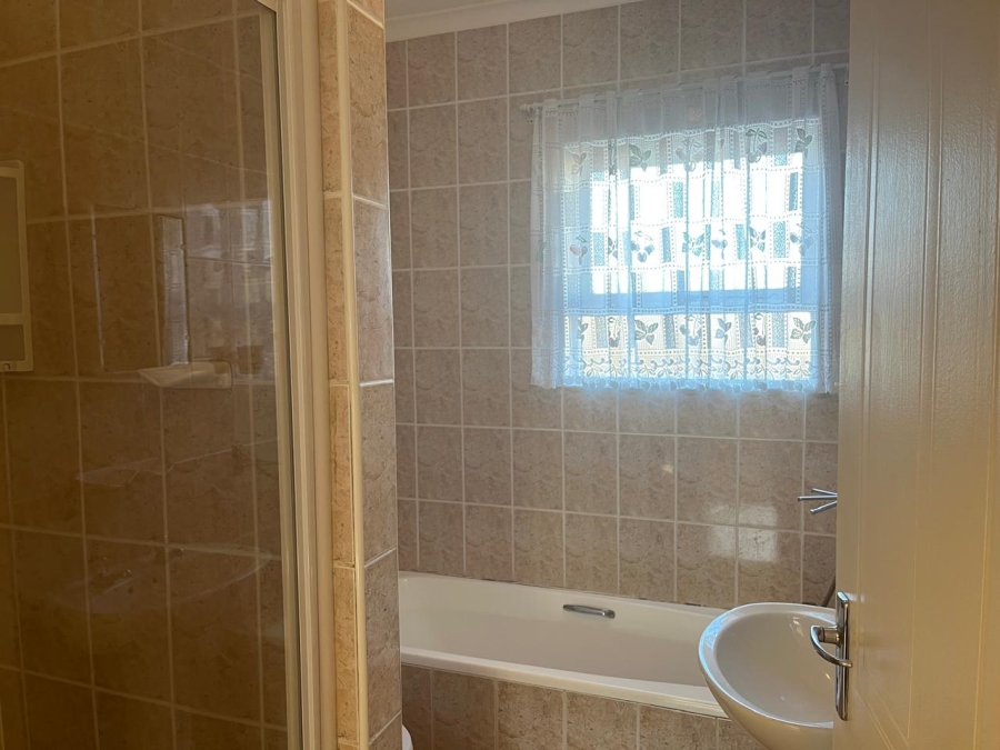 1 Bedroom Property for Sale in Kabega Park Eastern Cape